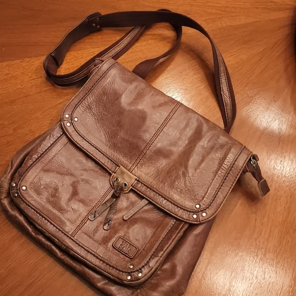 The Sak Brown Weave and Leather Backpack. Los Feliz Large Tote Bag in Woven Mahogany Cognac Leather  main image 4